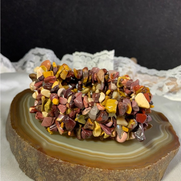 Mookaite Jasper Multicolor Gemstone Chip Bracelet - Picture 2 of 4